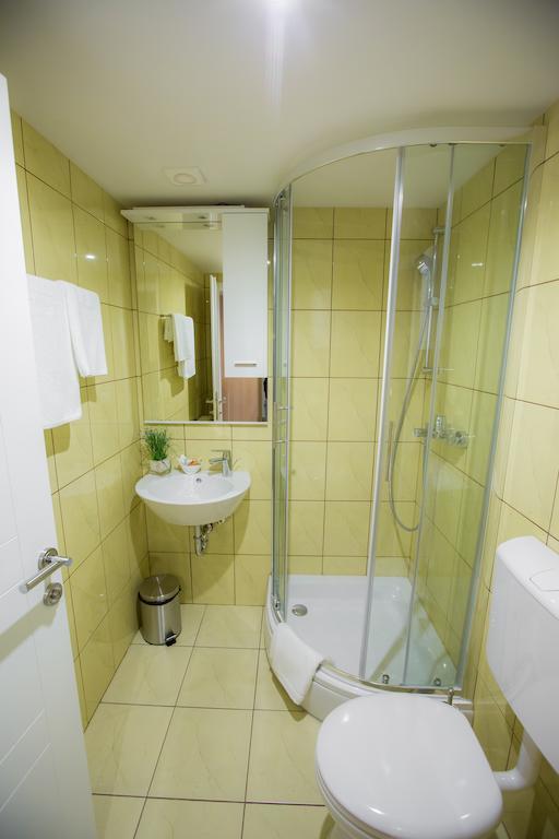 Apartments And Rooms Millennium Ogulin Room photo